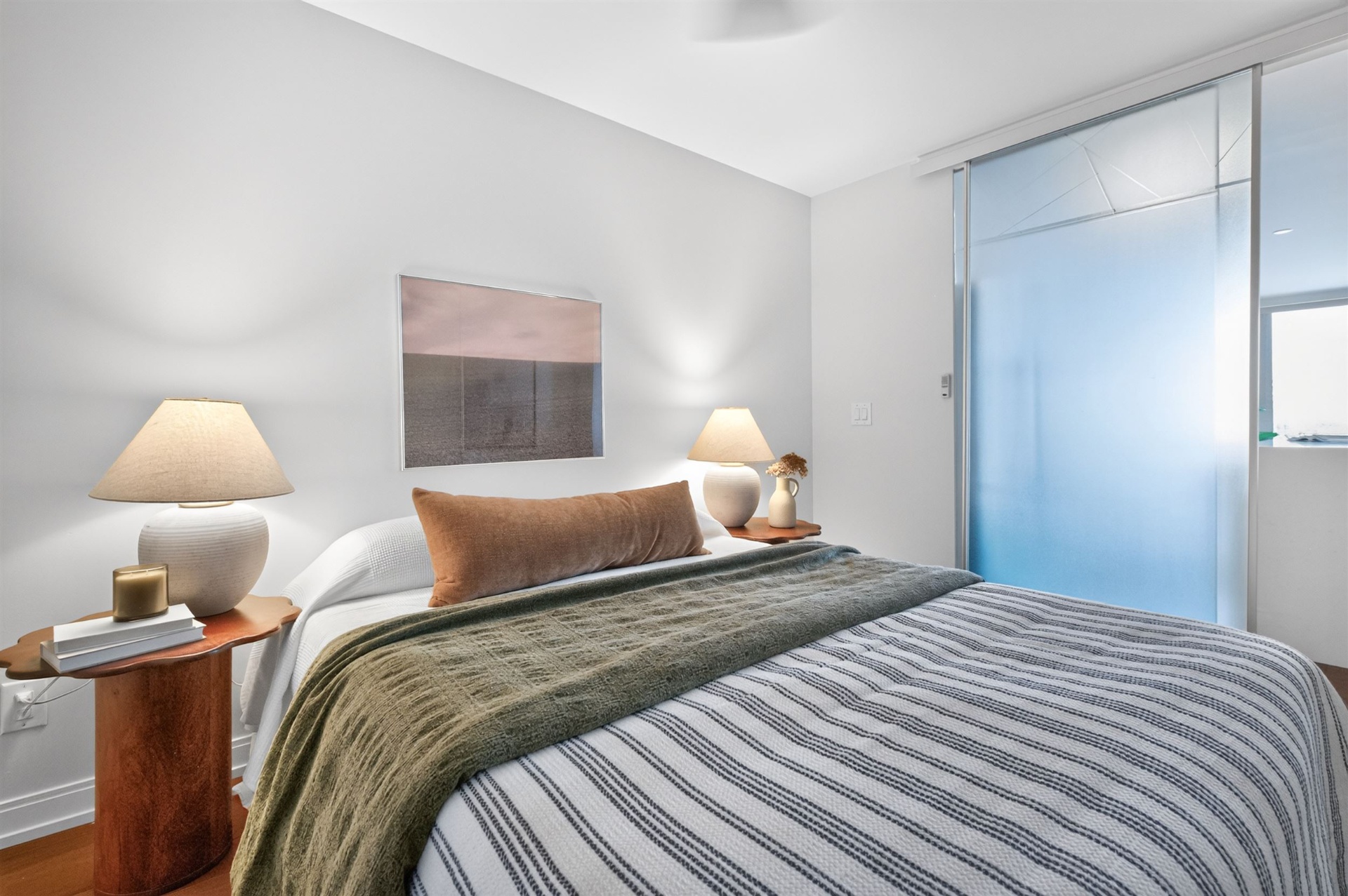Second bedroom with sliding glass closet doors
